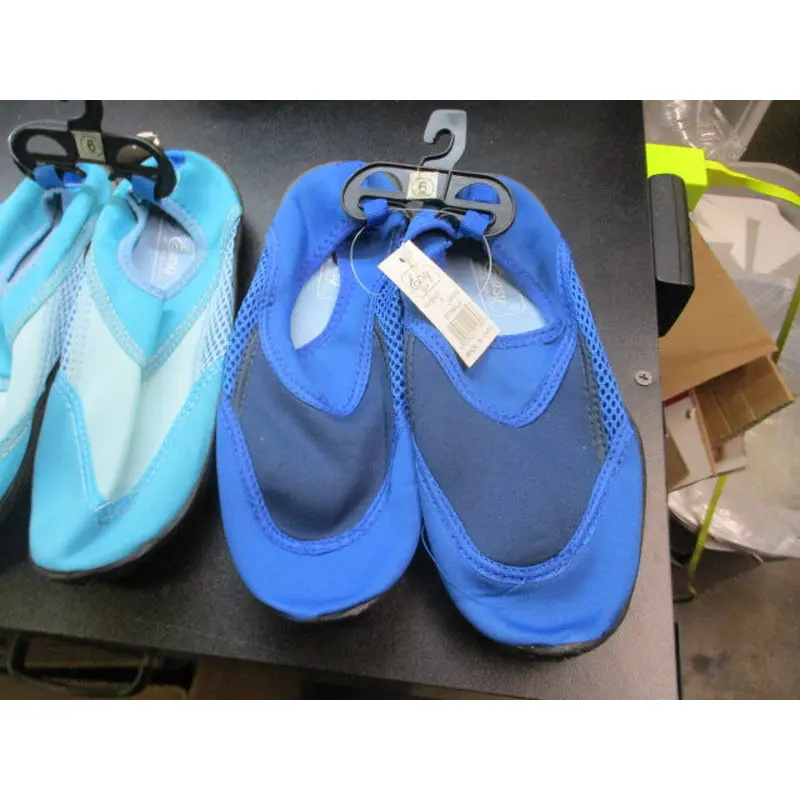 New Women's Easy USA Aqua Sox Size 6 - Assorted Colors
