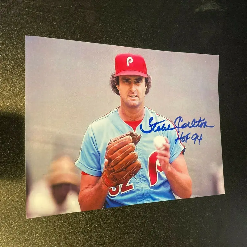 Steve Carlton HOF 1994 Signed Autographed 8x10 Photo Creased