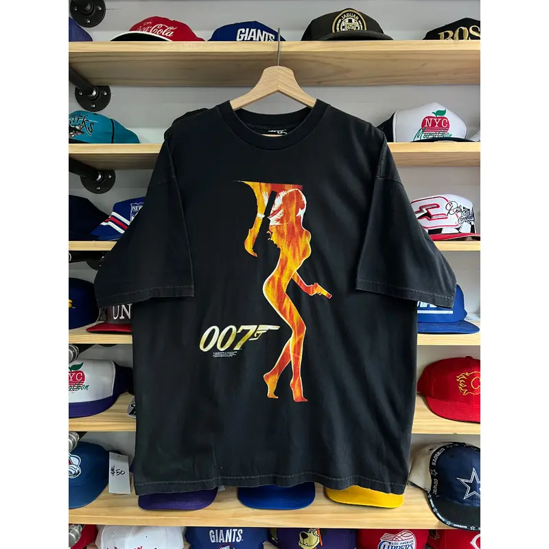 Vintage 1999 James Bond 007 The World Is Not Enough Movie Tee Size XL
