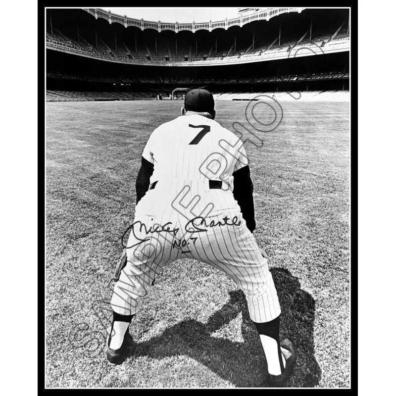 Mickey Mantle 8X10 Photo - Autographed New York Yankees - 528