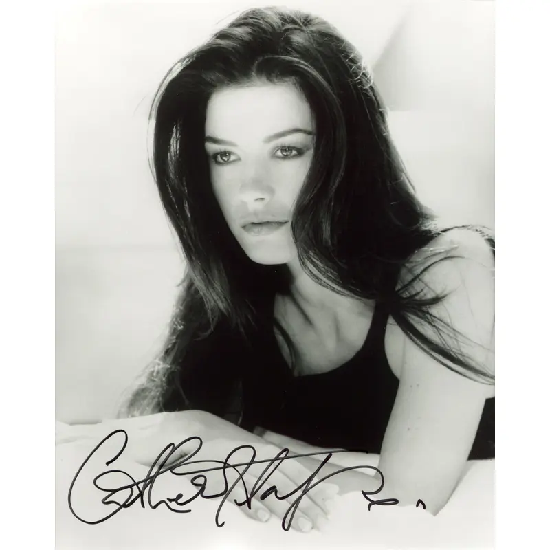 Catherine Zeta-Jones Entrapment Authentic Signed 8x10 Vertical Photo BAS#BR43993