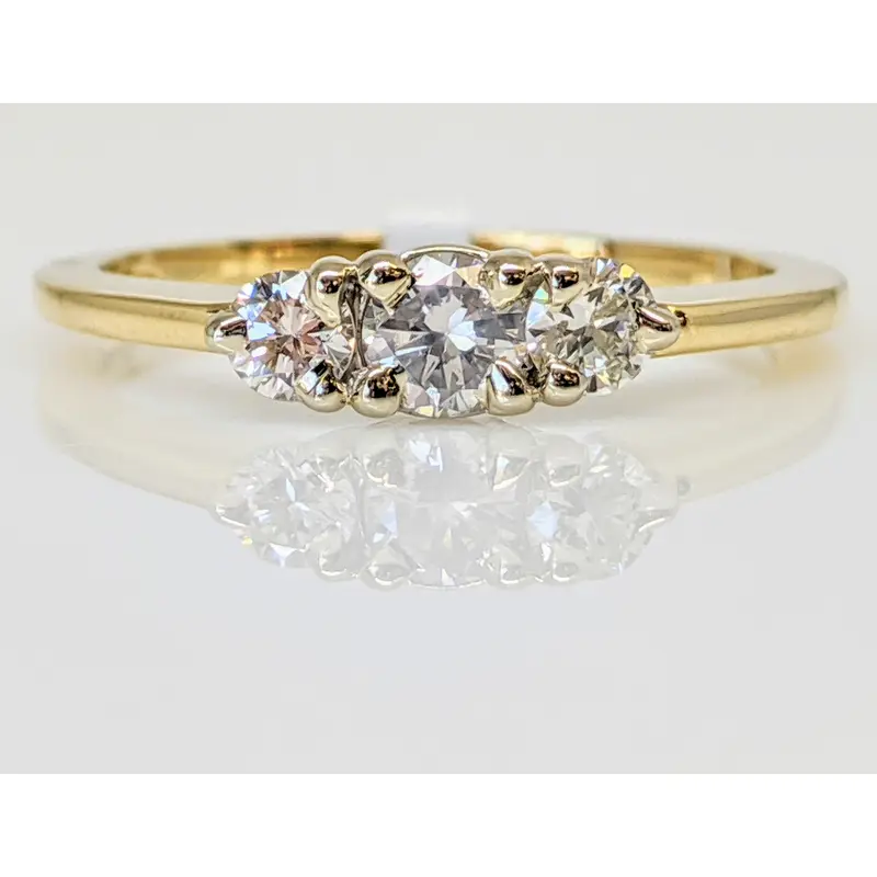 14K .44 CARAT TOTAL WEIGHT SI1 G DIAMOND ROUND (3) TRINITY ESTATE RING 2.3 GRAMS