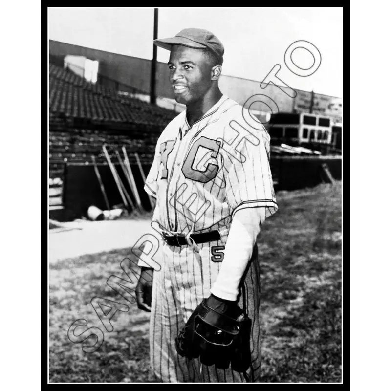 Jackie Robinson 11X14 Photo - 1945 Kansas City Monarchs - 638