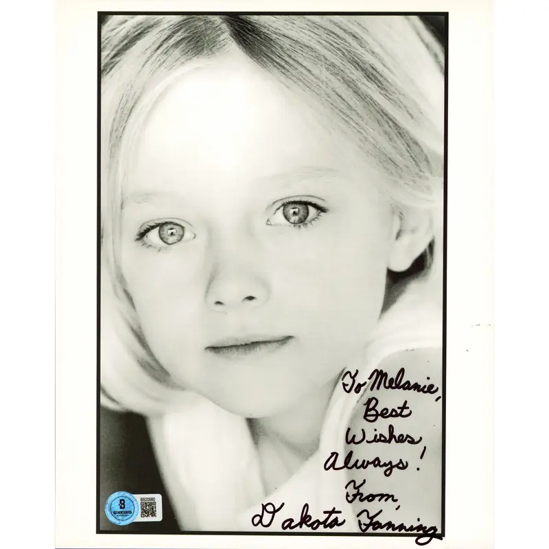 Dakota Fanning War of the Worlds "To Melanie.."  Signed 8x10 Photo BAS #BS20980