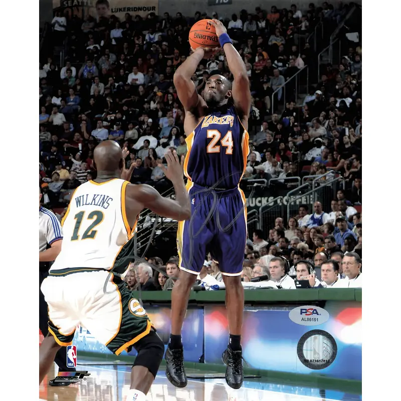 Kobe Bryant Signed 8x10 Photo PSA/DNA Autographed Los Angeles Lakers HOF