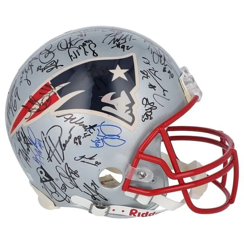 2003 New England Patriots Super Bowl Champs Team Signed Helmet Tom Brady Beckett