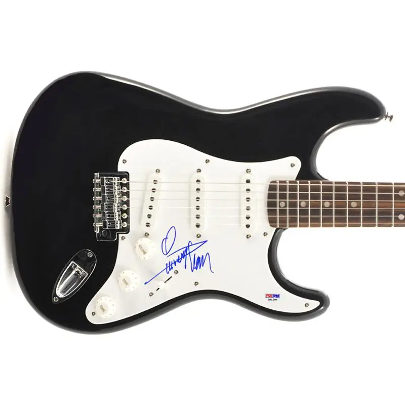 Quincy Jones Thriller Producer Authentic Signed Guitar Autograph PSA/DNA #Q51398