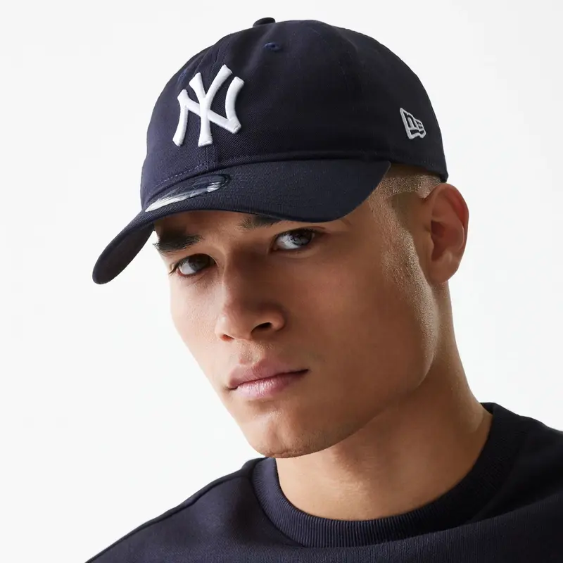 New York Yankees League Essential Navy 9TWENTY Adjustable Cap
