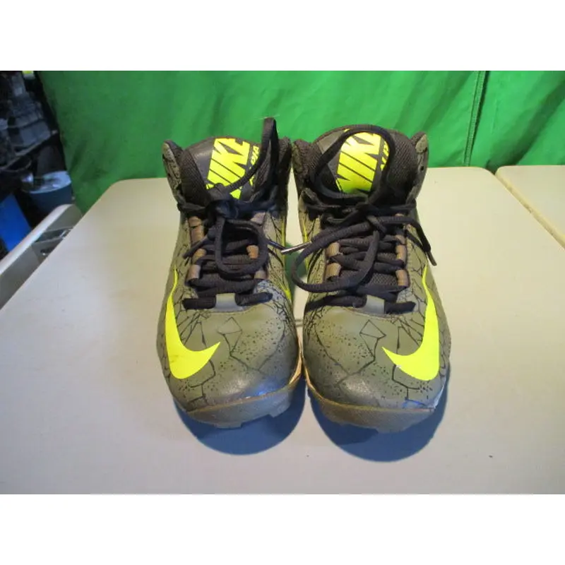 Used Nike Alpha Size Youth 3 Cleats