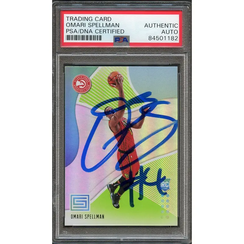 2018 PANINI STATUS #141 Omari Spellman Signed Card AUTO PSA/DNA Slabbed RC Hawks