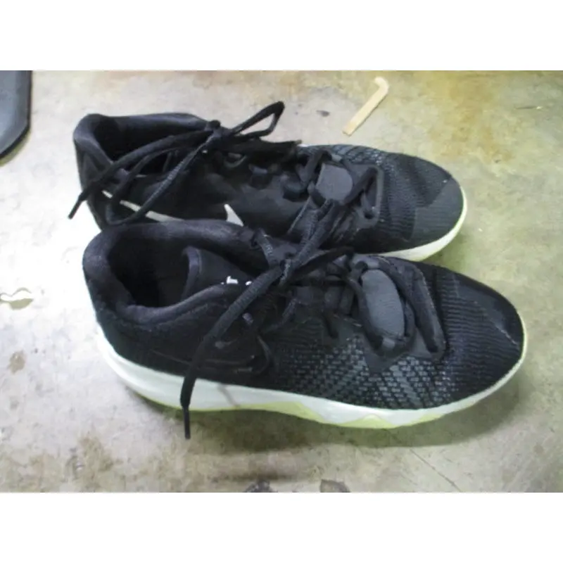 Used Nike Kyrie Irving Basketball Shoes Size 6